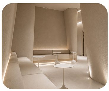 곡선 벽의 대기 라운지