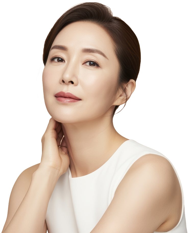 목에 손을 댄 흰 옷의 여성 모델