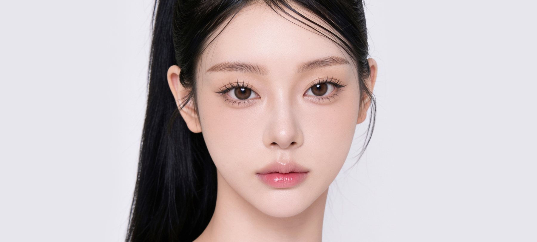 마녀턱 수술 모델 정면