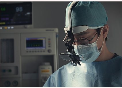 수술 중인 집도의